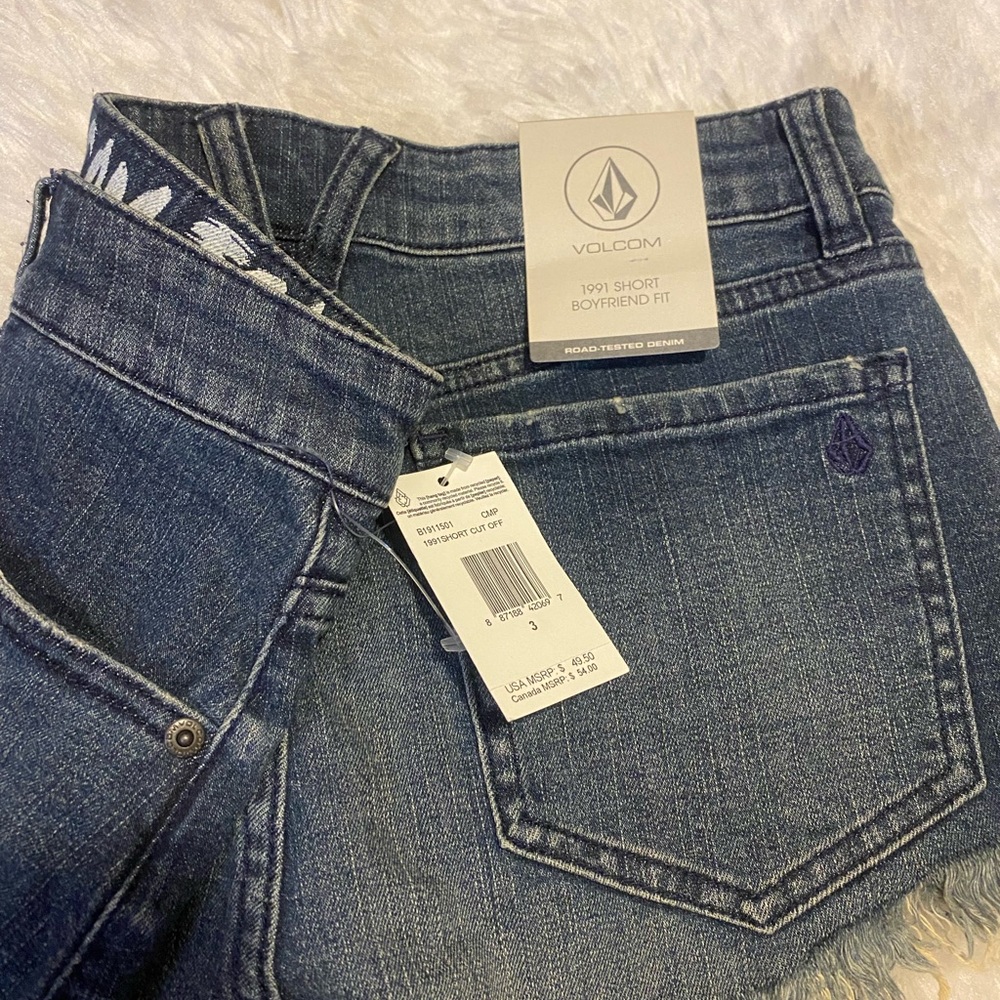 Volcom short - Picture 2 of 9